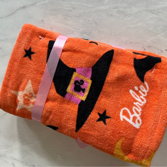Barbie Halloween Hand Towels (set of 2) - Picture 4 of 6